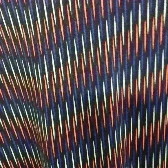 Lularoe Irma top size‎ Small 8-10 - Picture 8 of 8